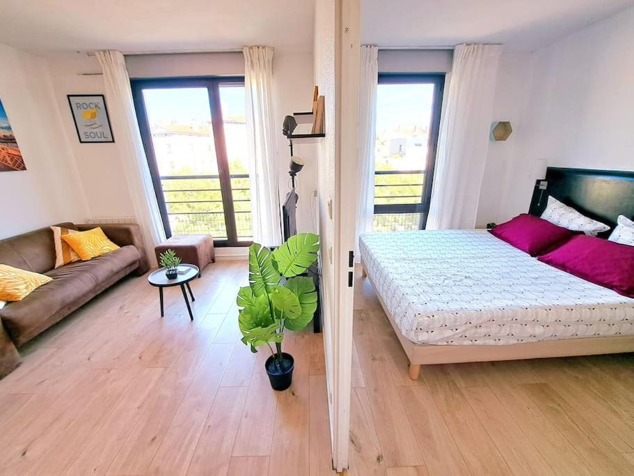 Le Valmy: Appartement Lumineux Au Pied Du Metro Lyon Buitenkant foto